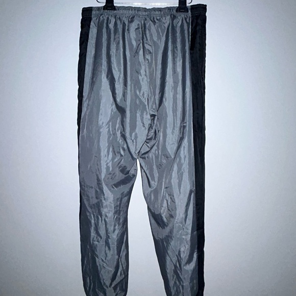 Men’s Gray/Silver Nike Pants Size Large - Picture 2 of 5